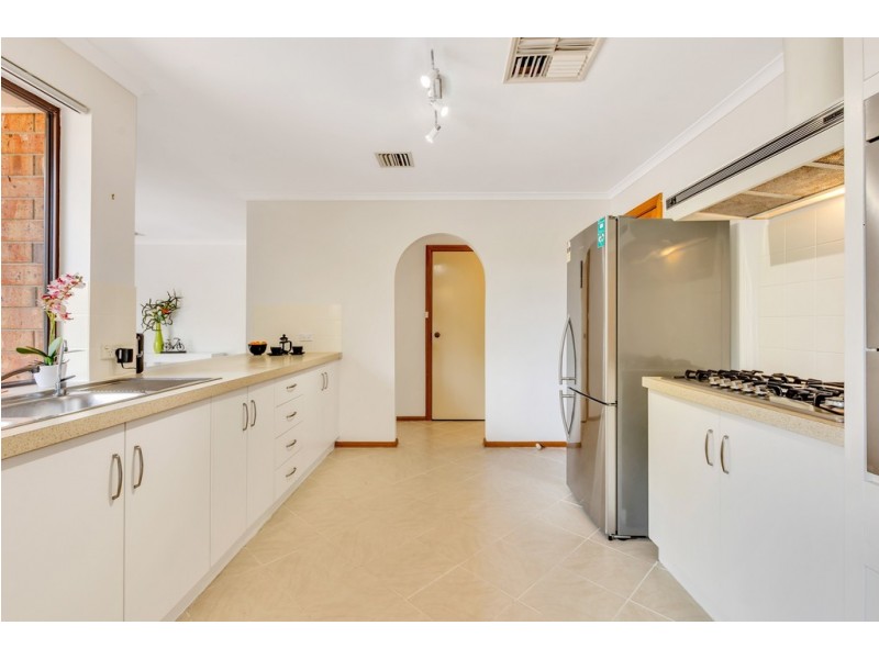 2 Abiona Street, Flagstaff Hill SA 5159