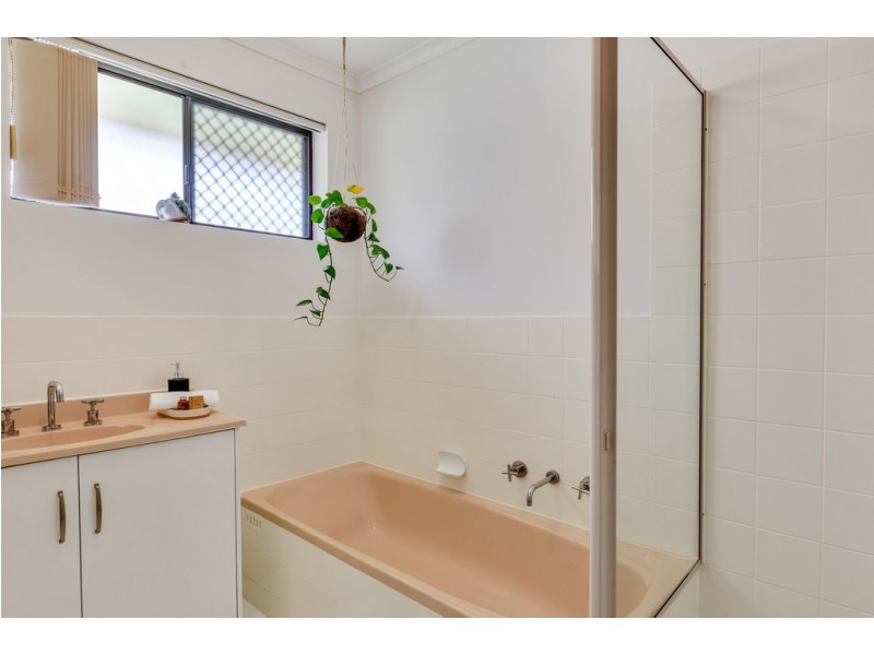 2 Abiona Street, Flagstaff Hill SA 5159