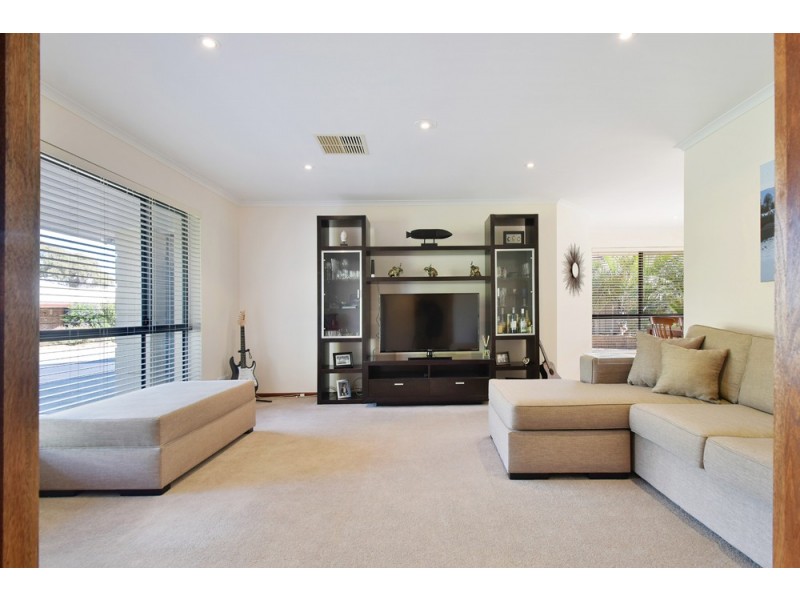 17 Epsilon Close, Woodcroft SA 5162