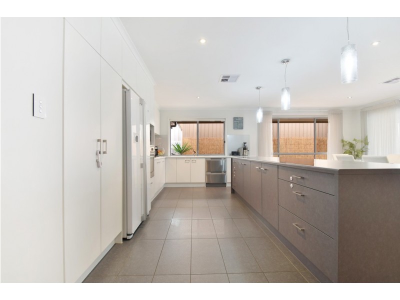 16 Beachport Road, Seaford Rise SA 5169