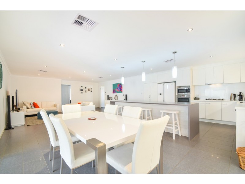 16 Beachport Road, Seaford Rise SA 5169