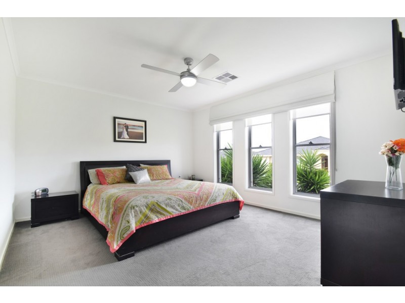 16 Beachport Road, Seaford Rise SA 5169