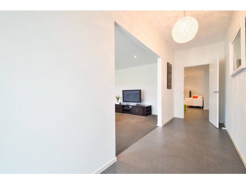 16 Beachport Road, Seaford Rise SA 5169