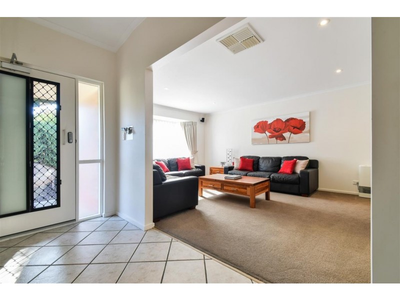 19 Wooding Avenue, Woodcroft SA 5162