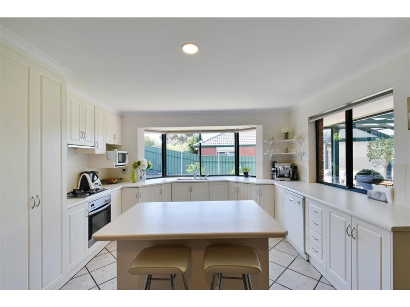 19 Wooding Avenue, Woodcroft SA 5162