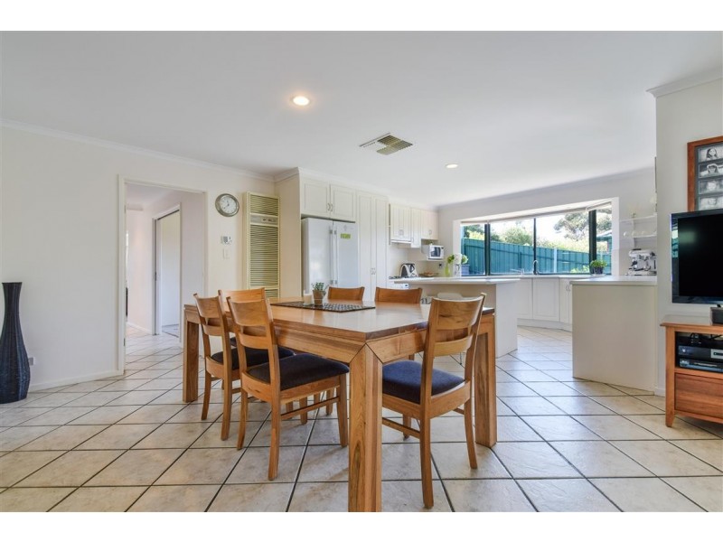 19 Wooding Avenue, Woodcroft SA 5162