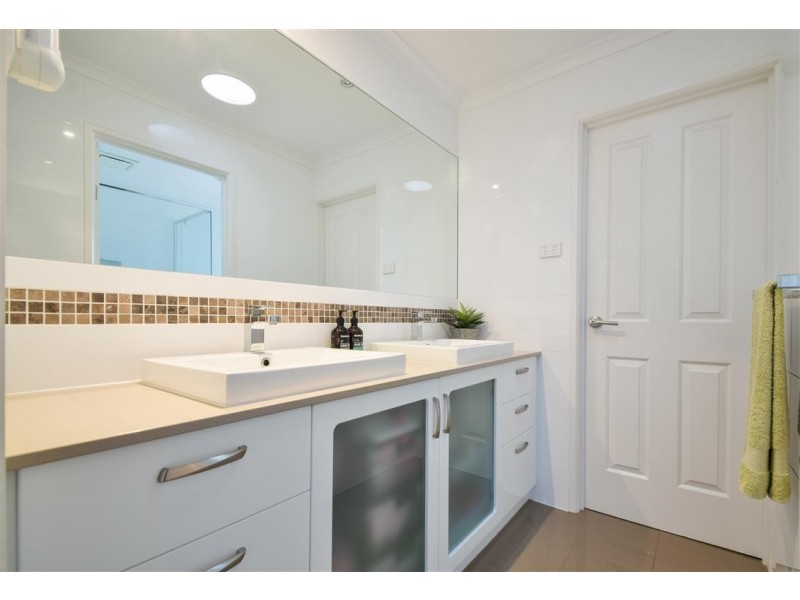 19 Wooding Avenue, Woodcroft SA 5162