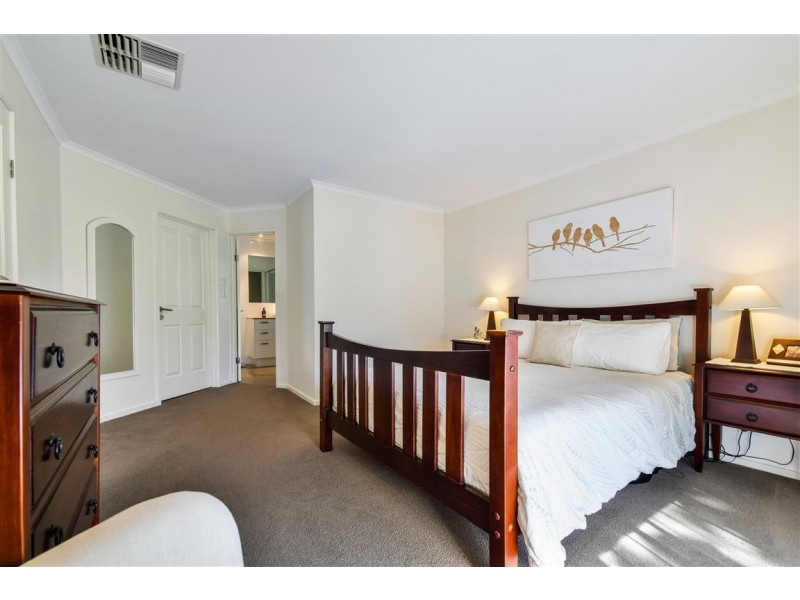 19 Wooding Avenue, Woodcroft SA 5162