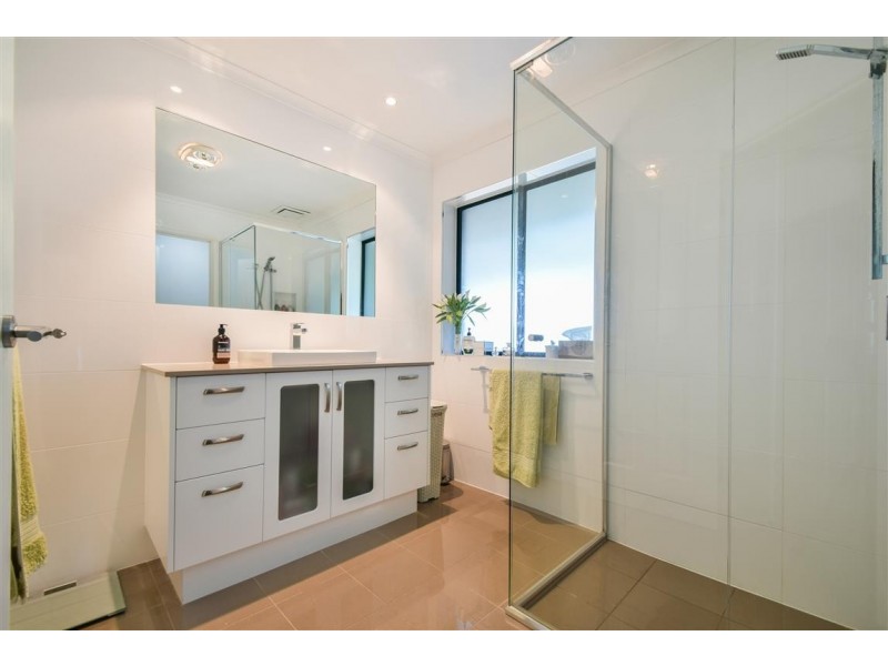 19 Wooding Avenue, Woodcroft SA 5162