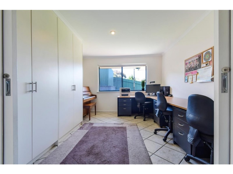 19 Wooding Avenue, Woodcroft SA 5162