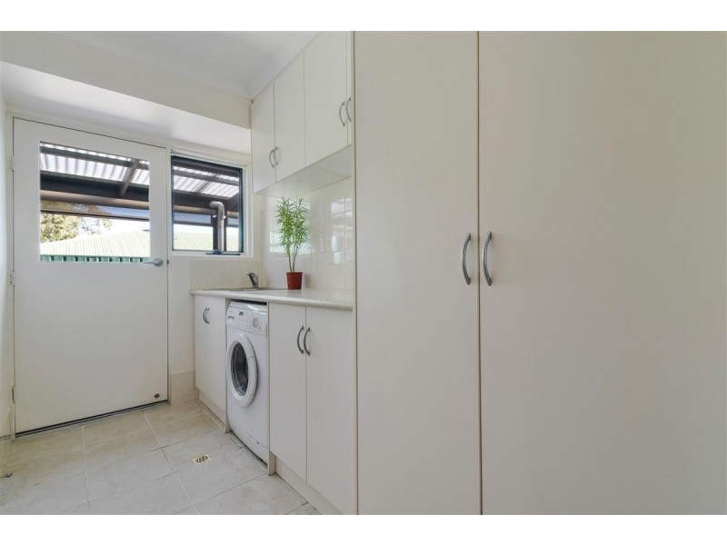 19 Wooding Avenue, Woodcroft SA 5162