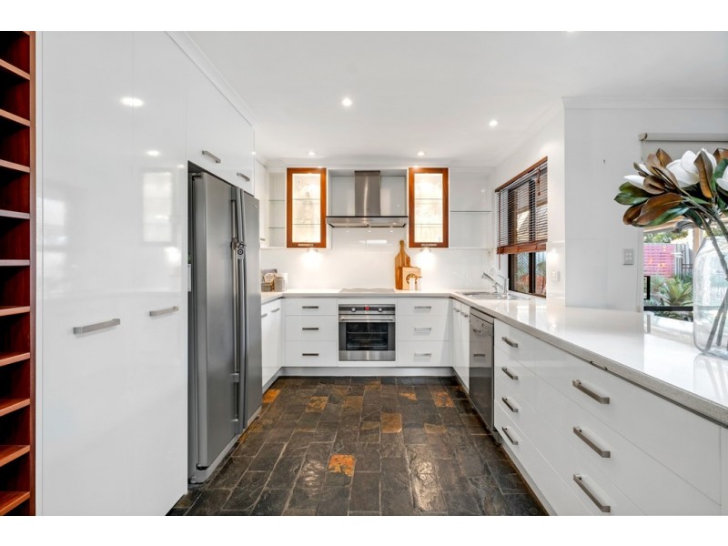 36 Sun Crescent, Happy Valley SA 5159