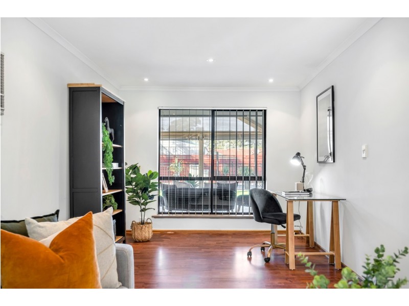 36 Sun Crescent, Happy Valley SA 5159