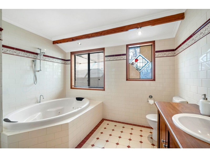 36 Sun Crescent, Happy Valley SA 5159