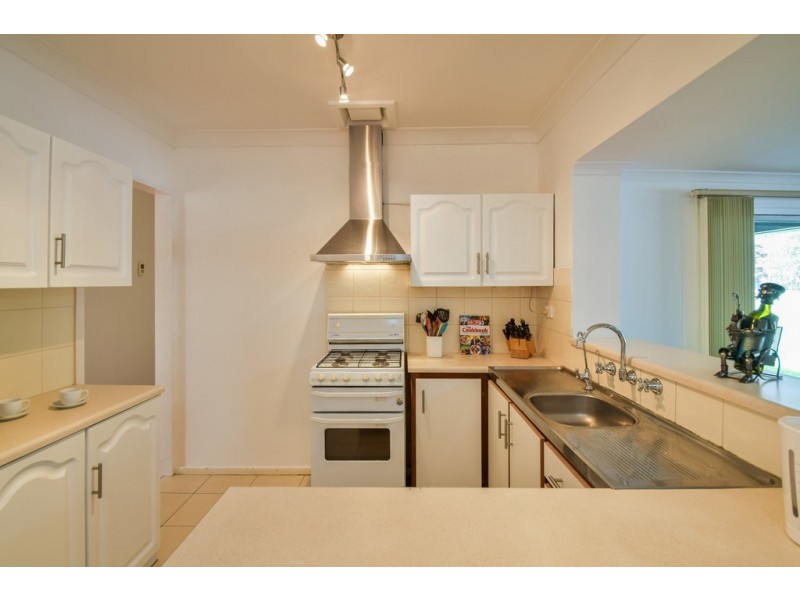 9 Arnold Drive, Hackham SA 5163