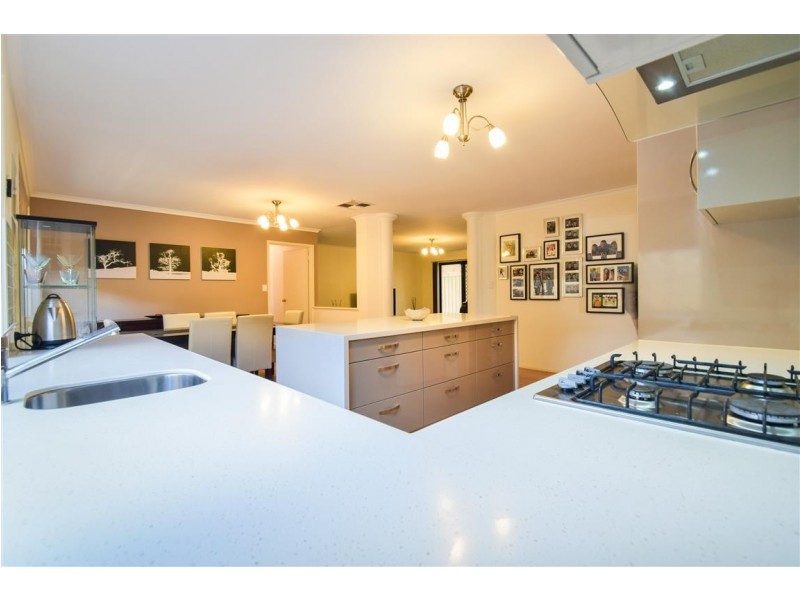 10 Rothschild Street, Woodcroft SA 5162