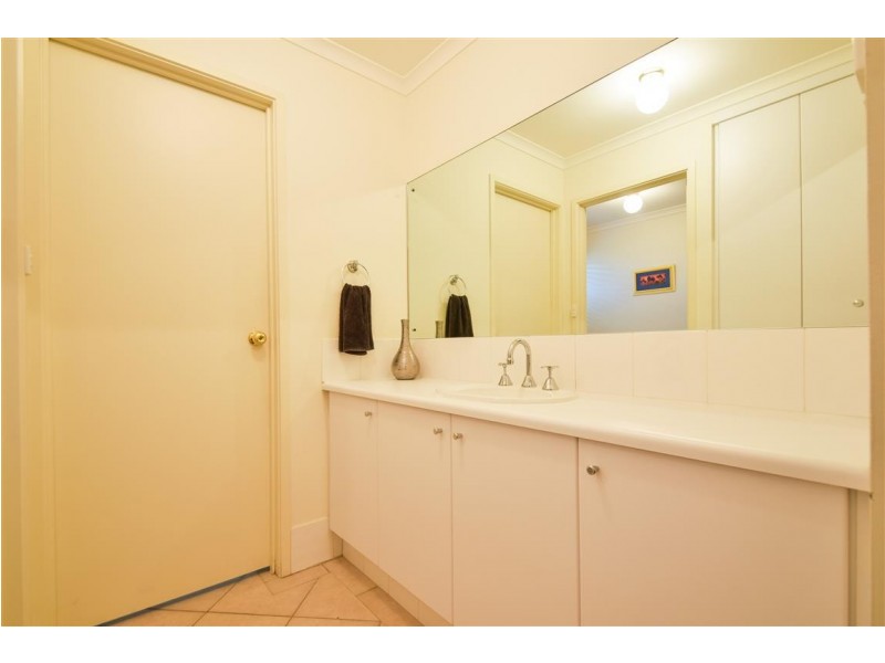 10 Rothschild Street, Woodcroft SA 5162