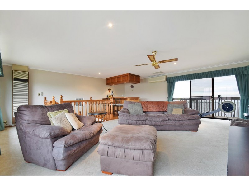 15 Coorabie Crescent, Hallett Cove SA 5158