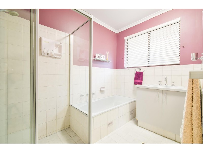 15 Coorabie Crescent, Hallett Cove SA 5158