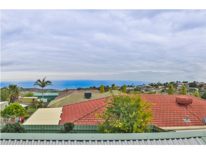 15 Coorabie Crescent, Hallett Cove SA 5158