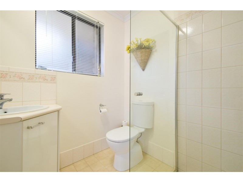 15 Coorabie Crescent, Hallett Cove SA 5158