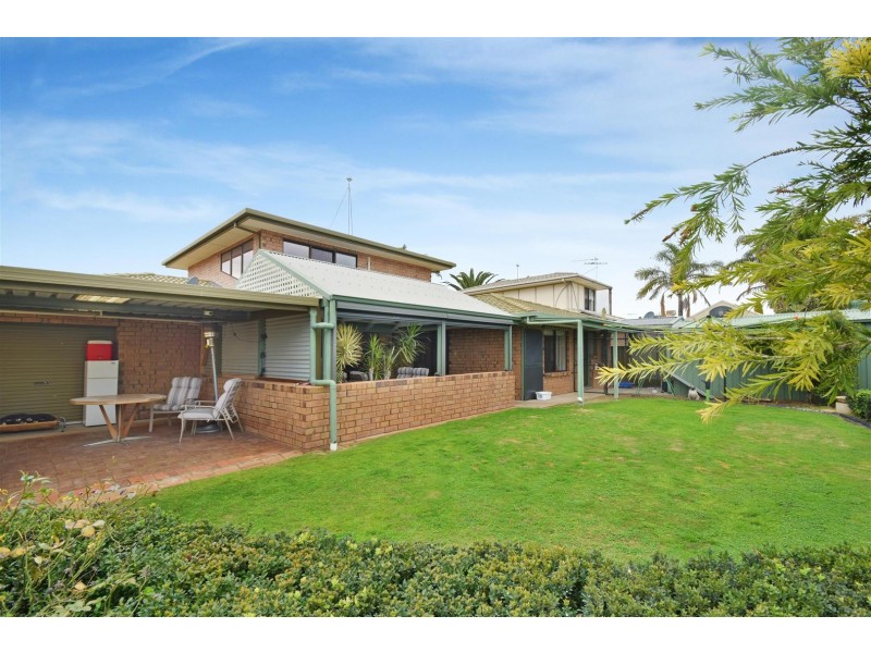 15 Coorabie Crescent, Hallett Cove SA 5158