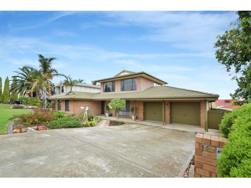 15 Coorabie Crescent, Hallett Cove SA 5158