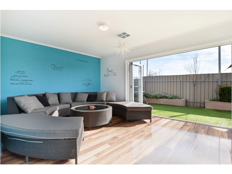 26 Arkle Place, Woodcroft SA 5162