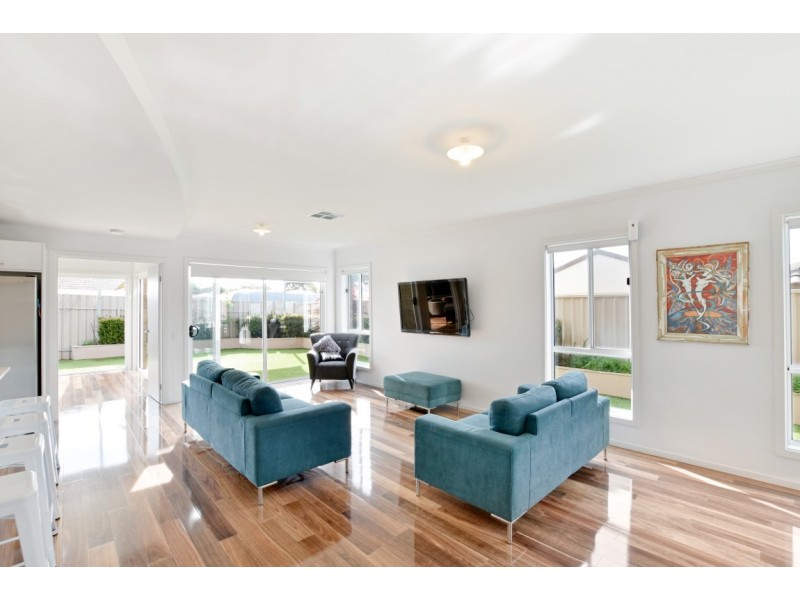 26 Arkle Place, Woodcroft SA 5162