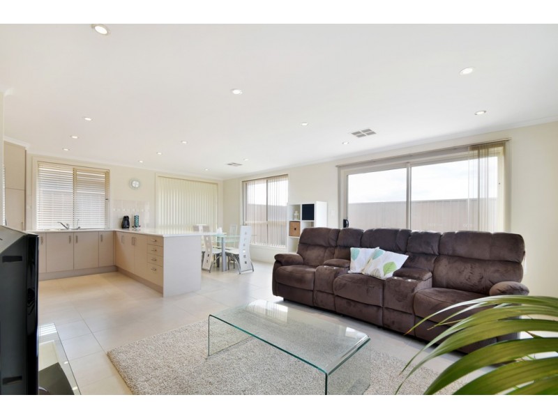 25 Orleans Avenue, Seaford Meadows SA 5169