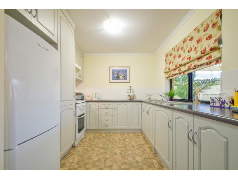 59a Daveys Road, Flagstaff Hill SA 5159