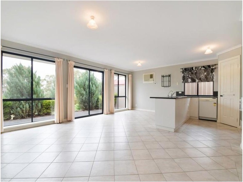 4 Jimmy Watson Drive, Woodcroft SA 5162