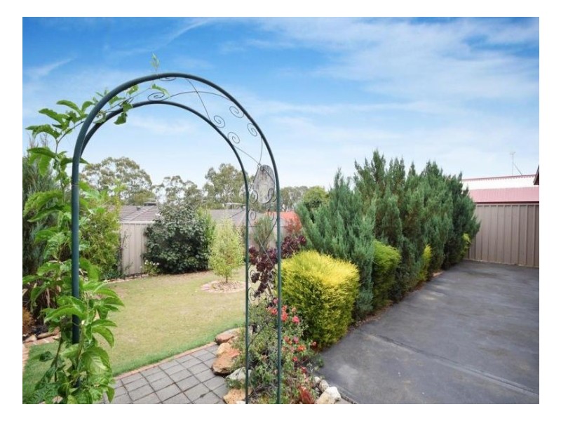 4 Jimmy Watson Drive, Woodcroft SA 5162