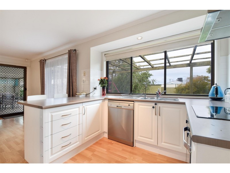 22 French Crescent, Trott Park SA 5158