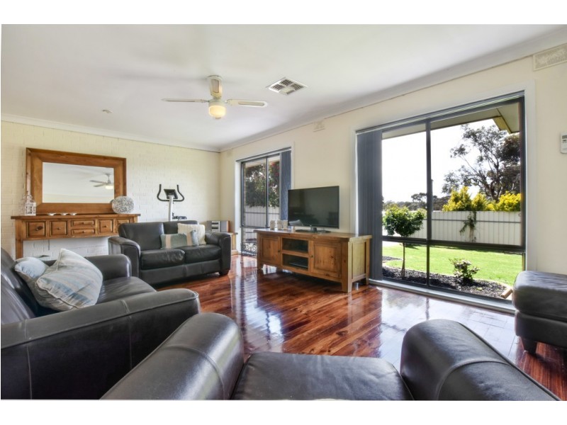 1 Richardson Crescent, Morphett Vale SA 5162