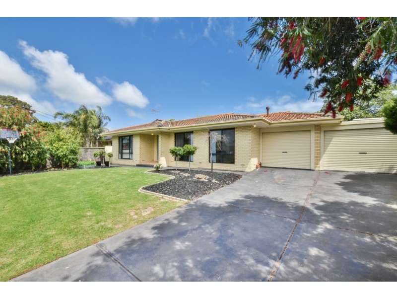 1 Richardson Crescent, Morphett Vale SA 5162