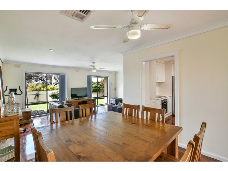 1 Richardson Crescent, Morphett Vale SA 5162