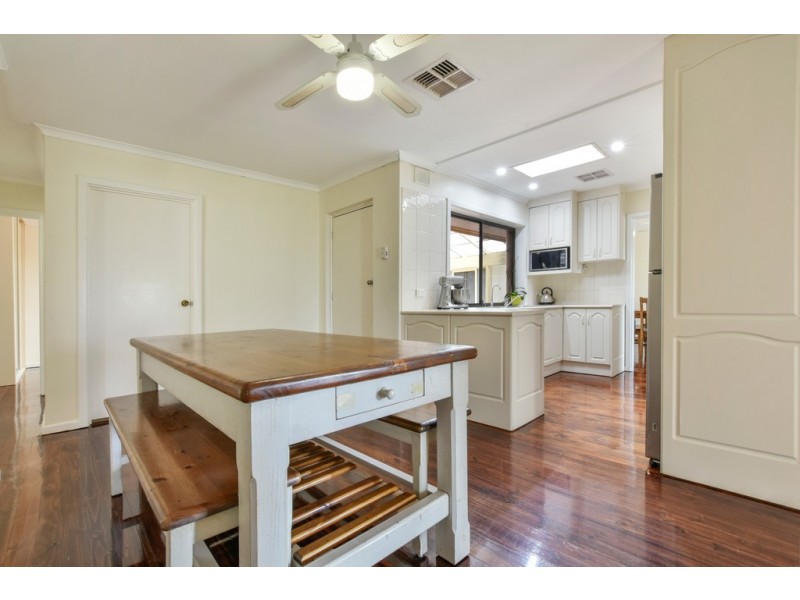 1 Richardson Crescent, Morphett Vale SA 5162