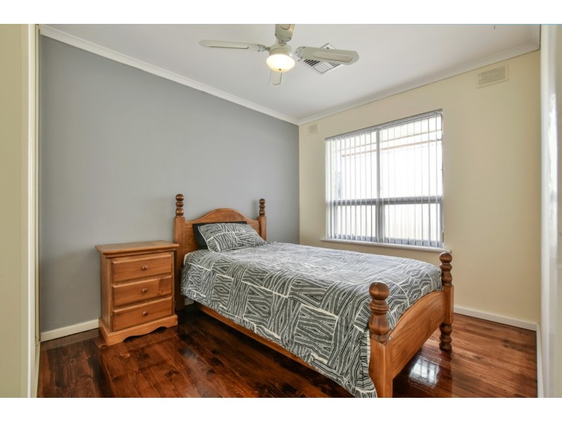 1 Richardson Crescent, Morphett Vale SA 5162