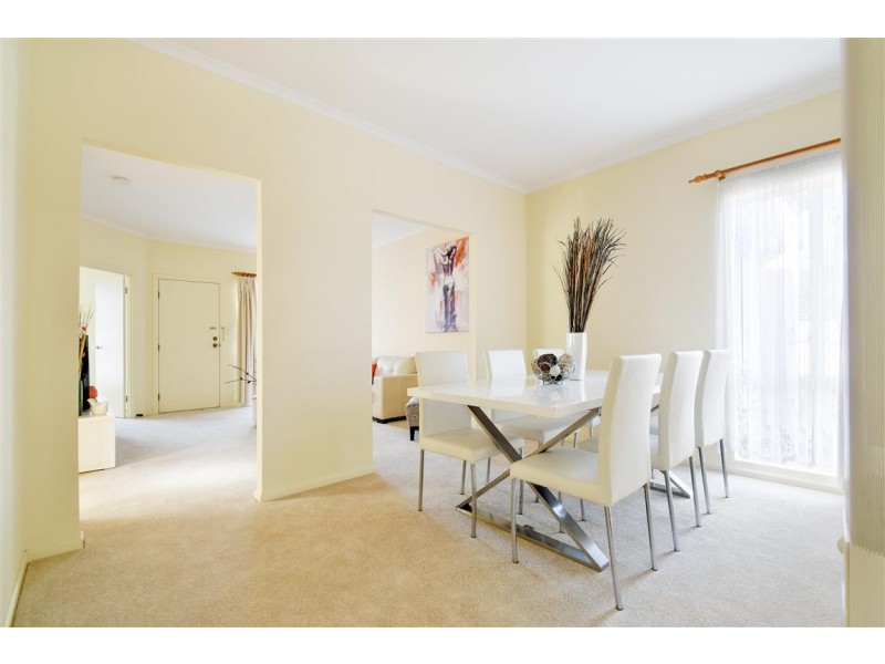 9 Hereford Lane, Woodcroft SA 5162