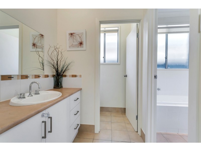 25a Sutton Avenue, Seacombe Gardens SA 5047