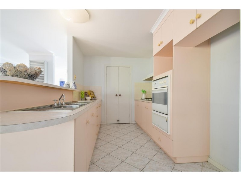 42 Champagne Crescent, Woodcroft SA 5162