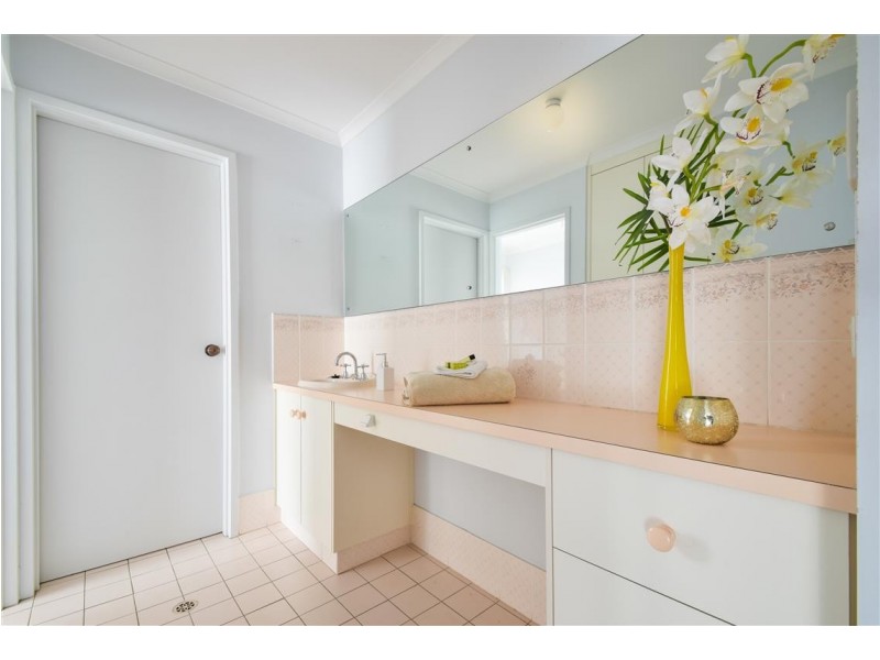 42 Champagne Crescent, Woodcroft SA 5162