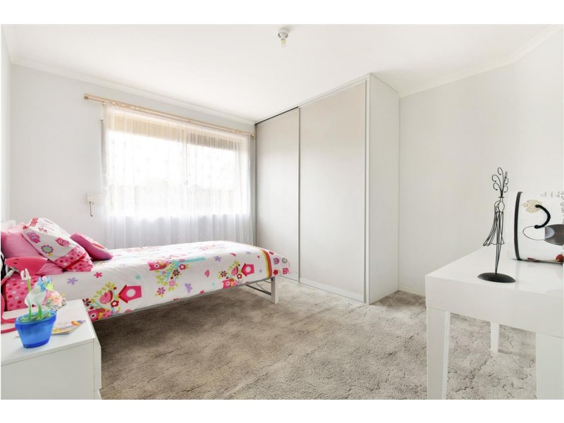 42 Champagne Crescent, Woodcroft SA 5162