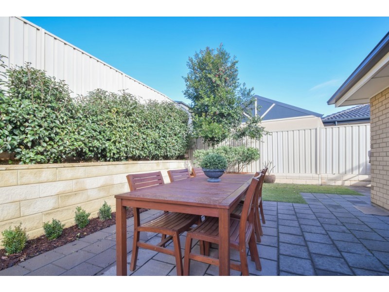 17 Kakadu Drive, Morphett Vale SA 5162