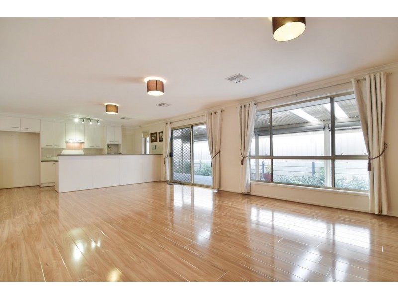 31 Manly Court, Seaford Rise SA 5169