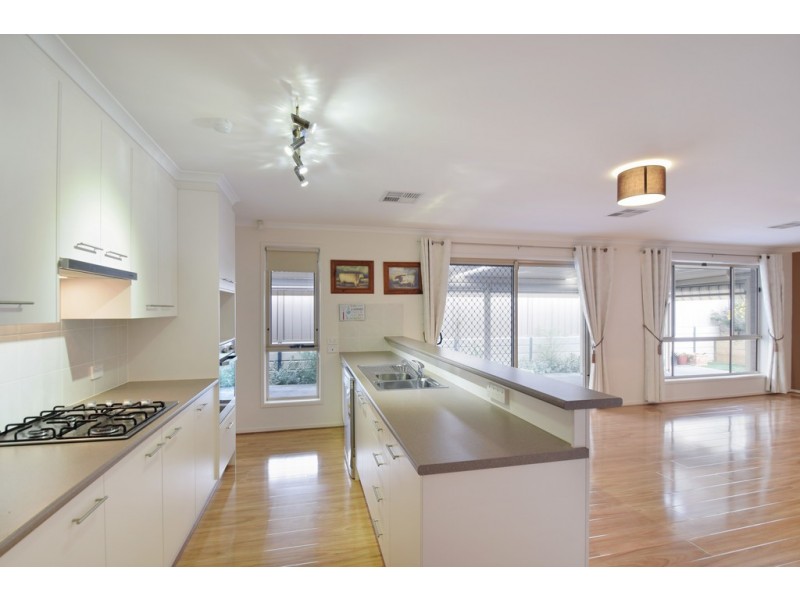 31 Manly Court, Seaford Rise SA 5169