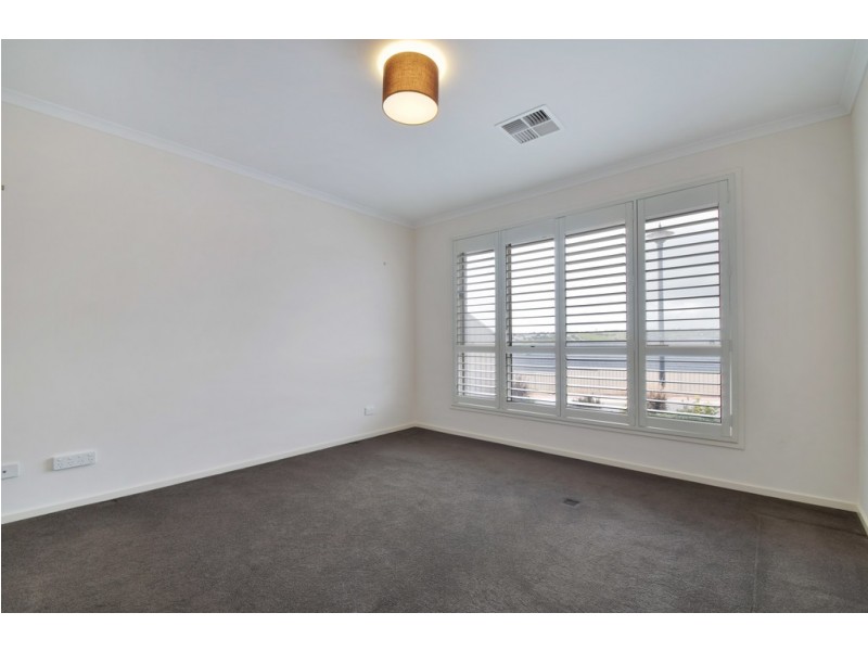 31 Manly Court, Seaford Rise SA 5169