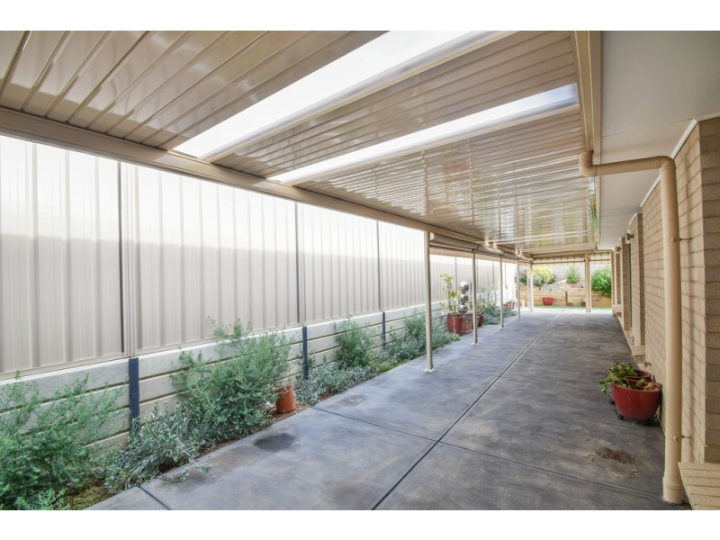 31 Manly Court, Seaford Rise SA 5169