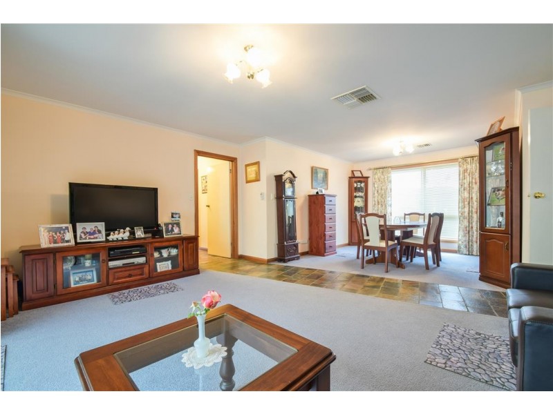 2 Mildara Close, Woodcroft SA 5162